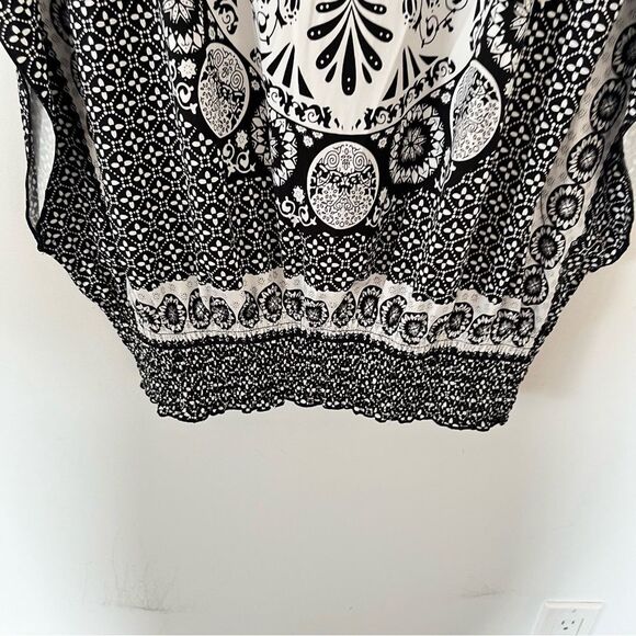Lily Morgan Black White Medallion Kaftan Flowing Dolman Sleeves Tunic Blouse - Picture 3 of 7